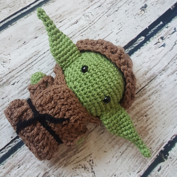 Crochet Baby Yoda Amigurumi - Picture 5 of 16